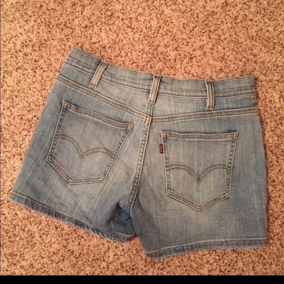 Levi's Button Fly Denim‎ Shorts - Picture 3 of 4